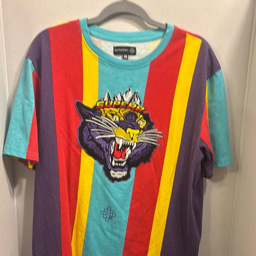 Colorful Striped Graphic T-Shirt embroidered tiger size XL